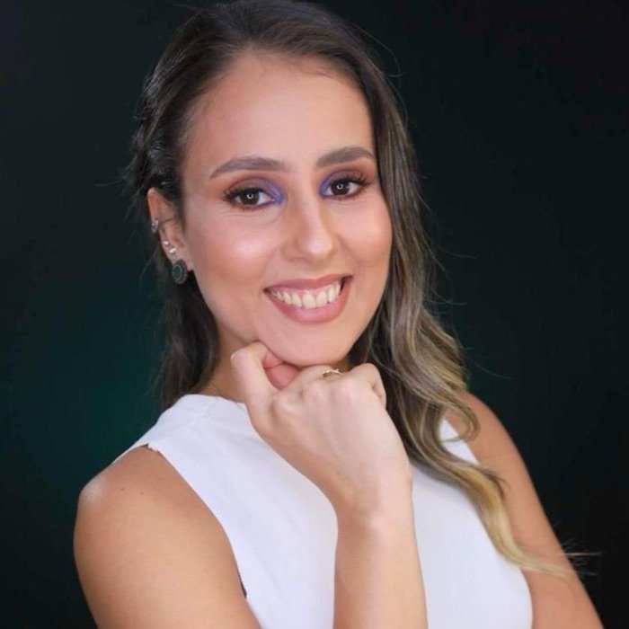 Dra. Gabriella Moreira Santos