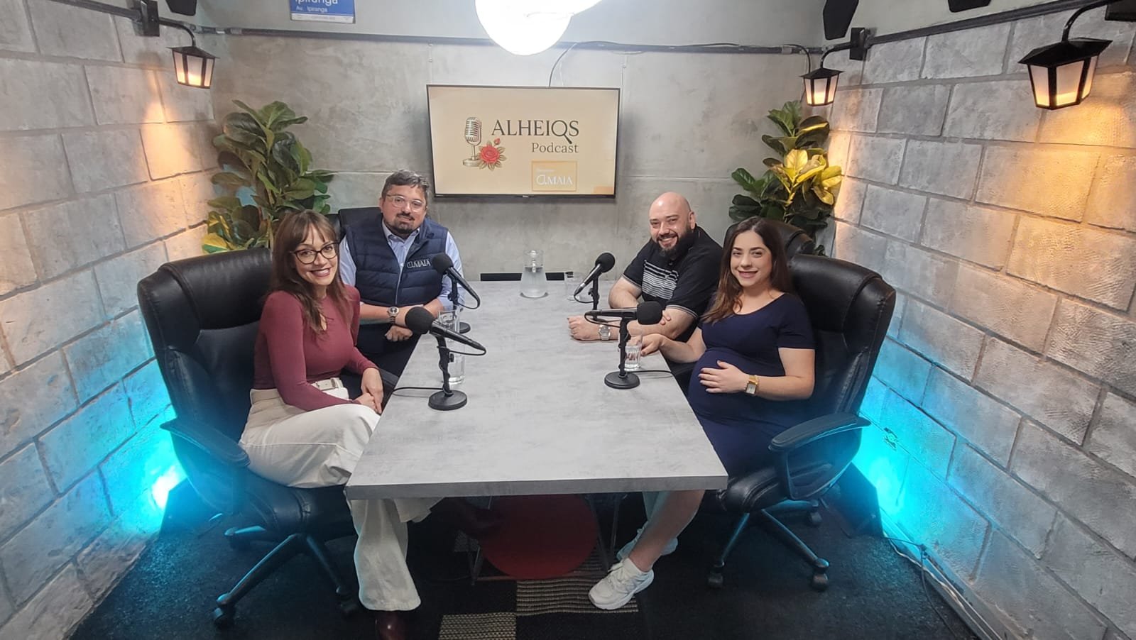 Alheios Podcast aborda endometriose e dores femininas a partir da história de Michelli e Fernando